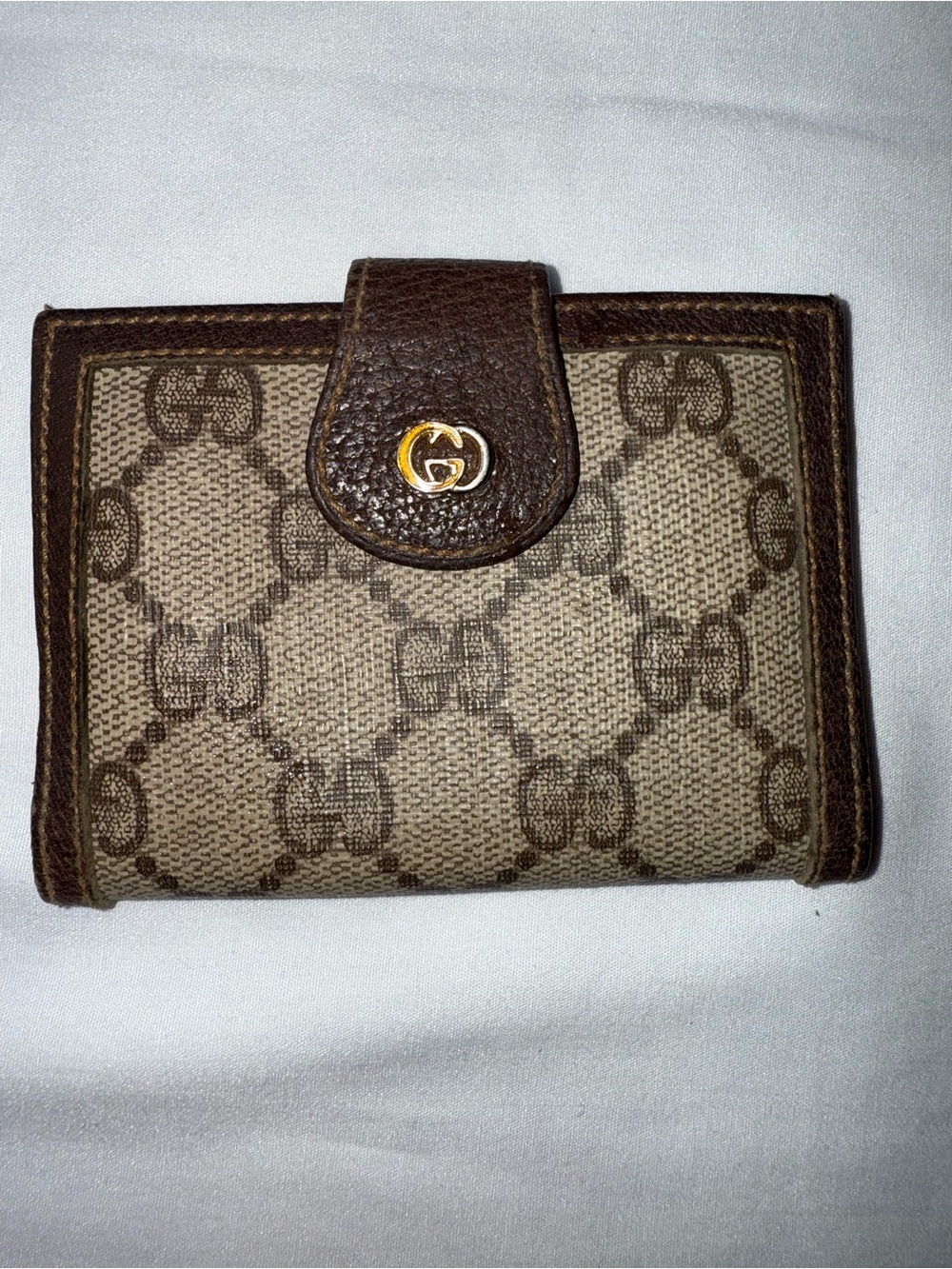 GUCCI Bi-fold Wallet Logo Clasp Closure GG Plus Canvas Brown